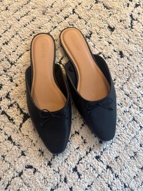 Old Navy Black Pointed Mule Flats with Bow Accent